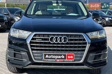 Внедорожник / Кроссовер Audi Q7 2016 в 