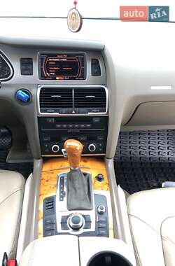 Внедорожник / Кроссовер Audi Q7 2009 в 