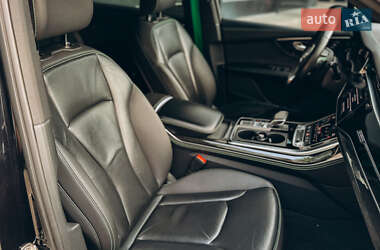 Внедорожник / Кроссовер Audi Q7 2020 в 