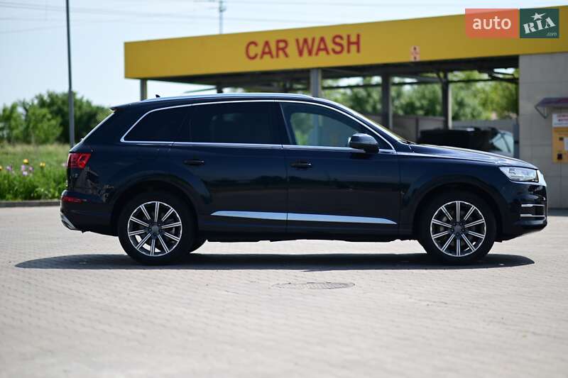 Внедорожник / Кроссовер Audi Q7 2017 в Луцке