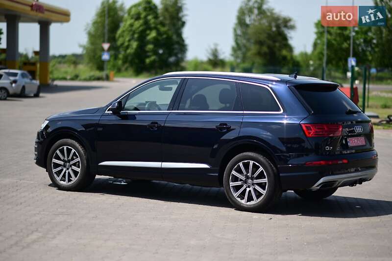 Внедорожник / Кроссовер Audi Q7 2017 в Луцке