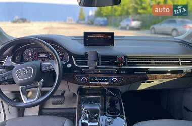 Внедорожник / Кроссовер Audi Q7 2017 в 