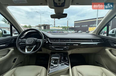 Внедорожник / Кроссовер Audi Q7 2018 в 