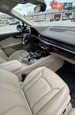 Внедорожник / Кроссовер Audi Q7 2018 в 