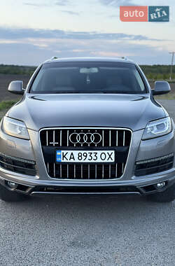 Позашляховик / Кросовер Audi Q7 2010 в 