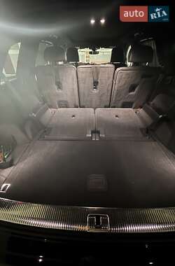 Внедорожник / Кроссовер Audi Q7 2017 в 