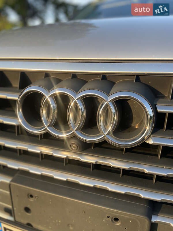 Позашляховик / Кросовер Audi Q7 2016 в Дрогобичі