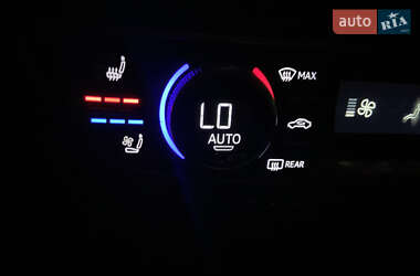Внедорожник / Кроссовер Audi Q7 2016 в 