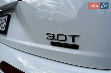 Внедорожник / Кроссовер Audi Q7 2016 в 