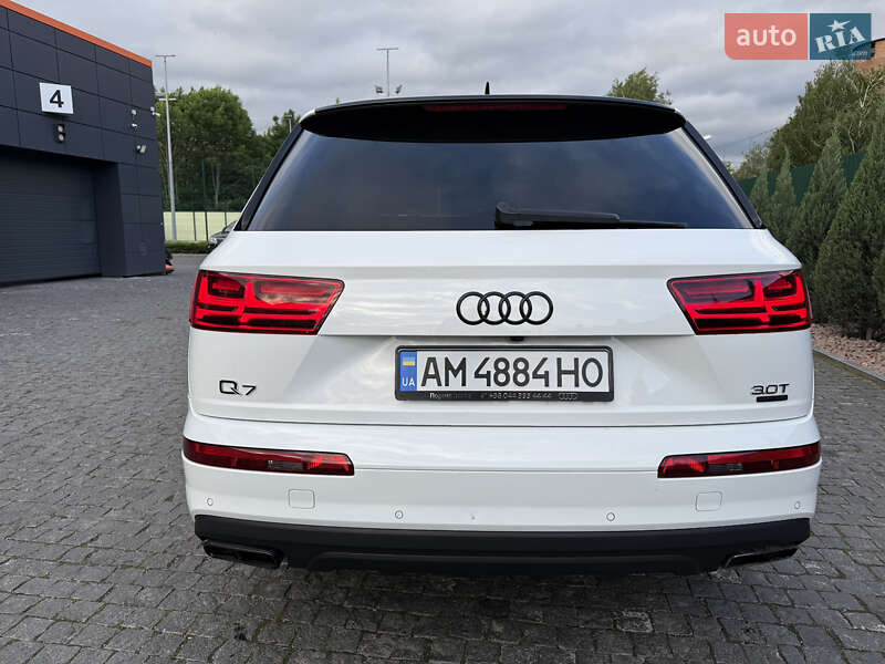 Внедорожник / Кроссовер Audi Q7 2016 в Коростышеве