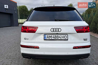 Внедорожник / Кроссовер Audi Q7 2016 в 