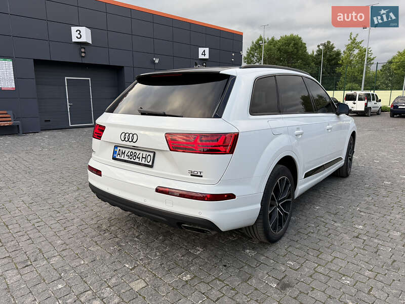 Внедорожник / Кроссовер Audi Q7 2016 в Коростышеве