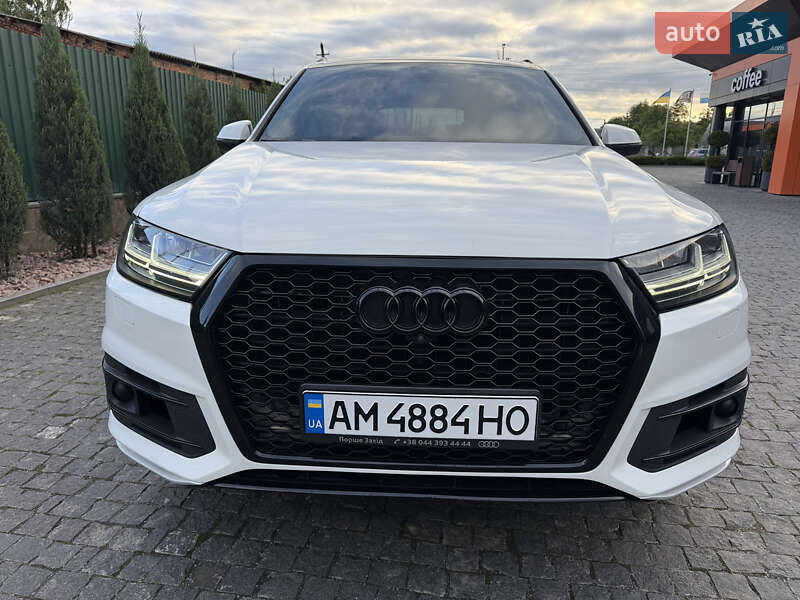 Внедорожник / Кроссовер Audi Q7 2016 в Коростышеве