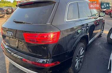 Позашляховик / Кросовер Audi Q7 2018 в 