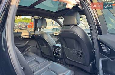 Позашляховик / Кросовер Audi Q7 2018 в 