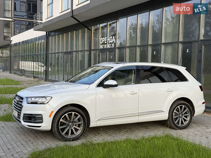 Позашляховик / Кросовер Audi Q7 2017 в Рівному