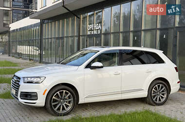 Внедорожник / Кроссовер Audi Q7 2017 в 