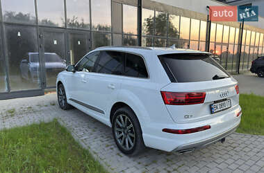 Внедорожник / Кроссовер Audi Q7 2017 в 
