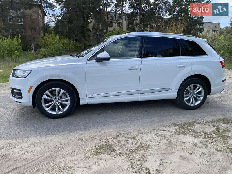 Позашляховик / Кросовер Audi Q7 2017 в Києві