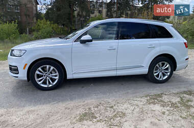 Внедорожник / Кроссовер Audi Q7 2017 в 