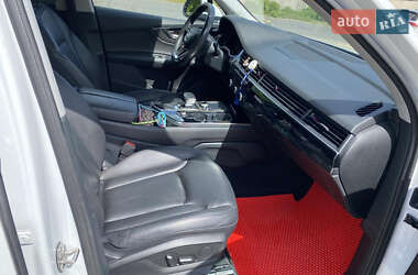 Внедорожник / Кроссовер Audi Q7 2017 в 