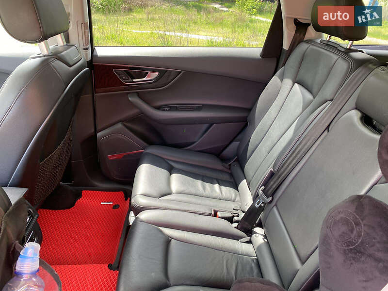 Позашляховик / Кросовер Audi Q7 2017 в Києві