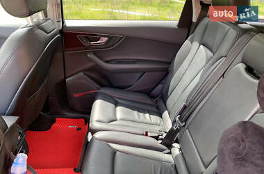 Внедорожник / Кроссовер Audi Q7 2017 в 