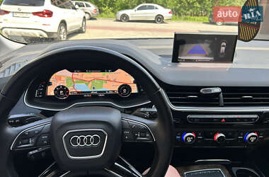 Позашляховик / Кросовер Audi Q7 2015 в 