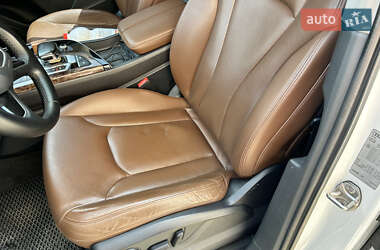 Позашляховик / Кросовер Audi Q7 2015 в 