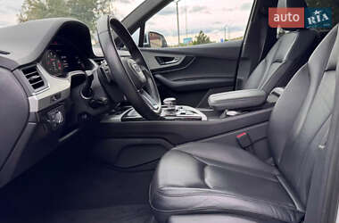 Внедорожник / Кроссовер Audi Q7 2018 в 