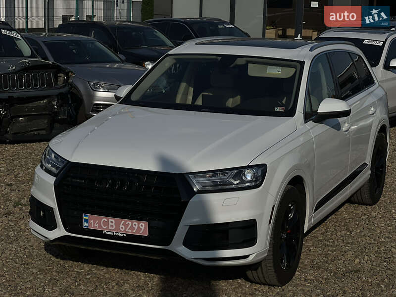 Внедорожник / Кроссовер Audi Q7 2017 в Стрые