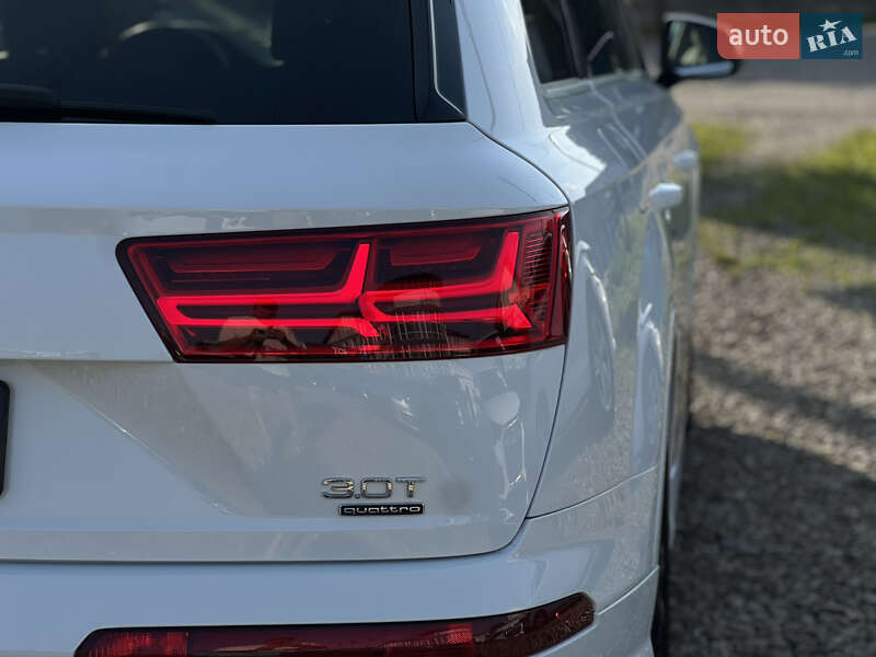 Внедорожник / Кроссовер Audi Q7 2017 в Стрые