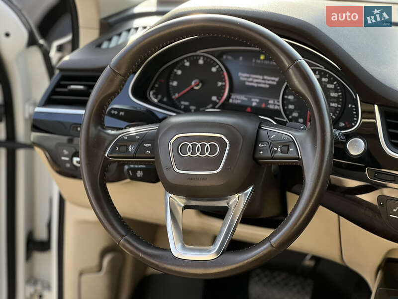Внедорожник / Кроссовер Audi Q7 2017 в Стрые