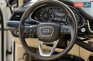 Внедорожник / Кроссовер Audi Q7 2017 в 