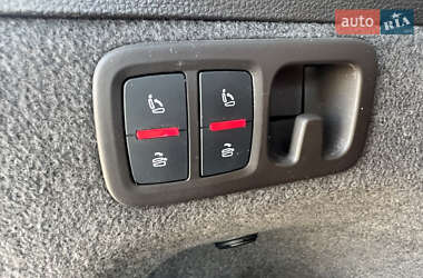 Внедорожник / Кроссовер Audi Q7 2017 в 