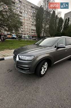 Внедорожник / Кроссовер Audi Q7 2017 в 