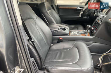 Внедорожник / Кроссовер Audi Q7 2013 в 