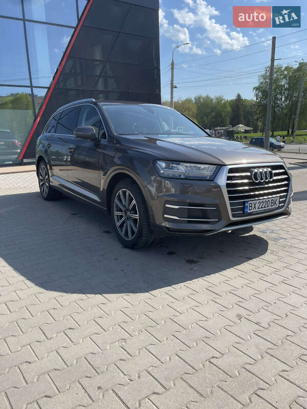 Внедорожник / Кроссовер Audi Q7 2016 в Хмельницком