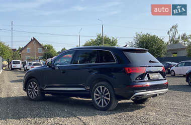 Внедорожник / Кроссовер Audi Q7 2017 в 