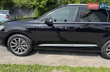 Внедорожник / Кроссовер Audi Q7 2017 в 