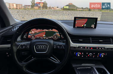 Внедорожник / Кроссовер Audi Q7 2015 в 