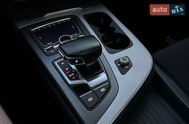 Внедорожник / Кроссовер Audi Q7 2015 в 