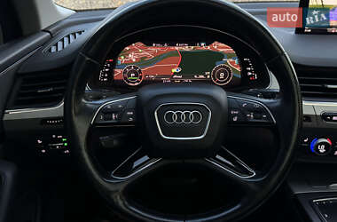 Внедорожник / Кроссовер Audi Q7 2015 в 