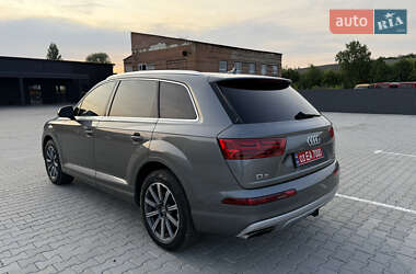 Позашляховик / Кросовер Audi Q7 2017 в 