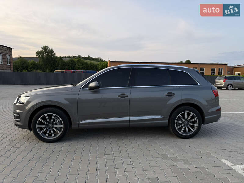 Внедорожник / Кроссовер Audi Q7 2017 в Нововолынске