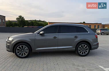 Позашляховик / Кросовер Audi Q7 2017 в 