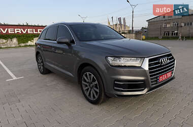 Позашляховик / Кросовер Audi Q7 2017 в 
