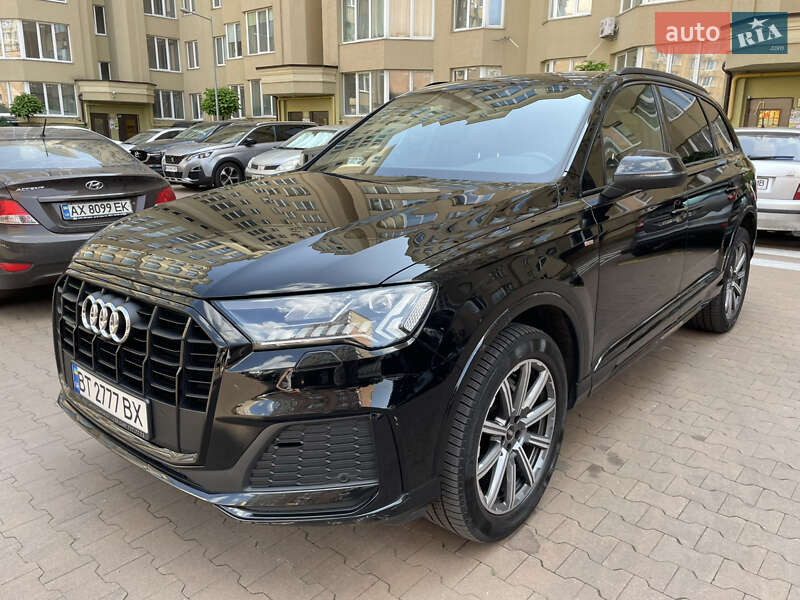 Внедорожник / Кроссовер Audi Q7 2020 в 