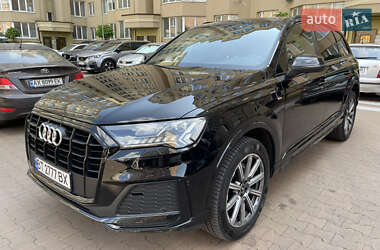 Внедорожник / Кроссовер Audi Q7 2020 в 