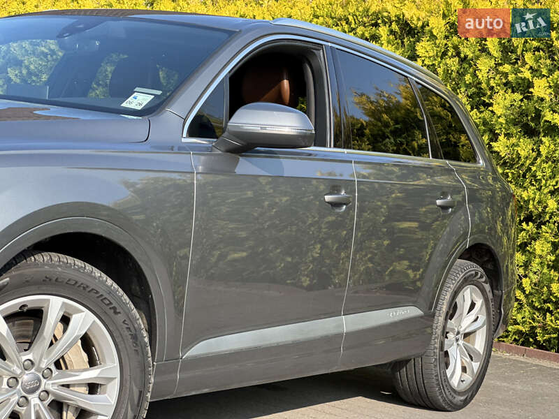 Внедорожник / Кроссовер Audi Q7 2017 в Стрые